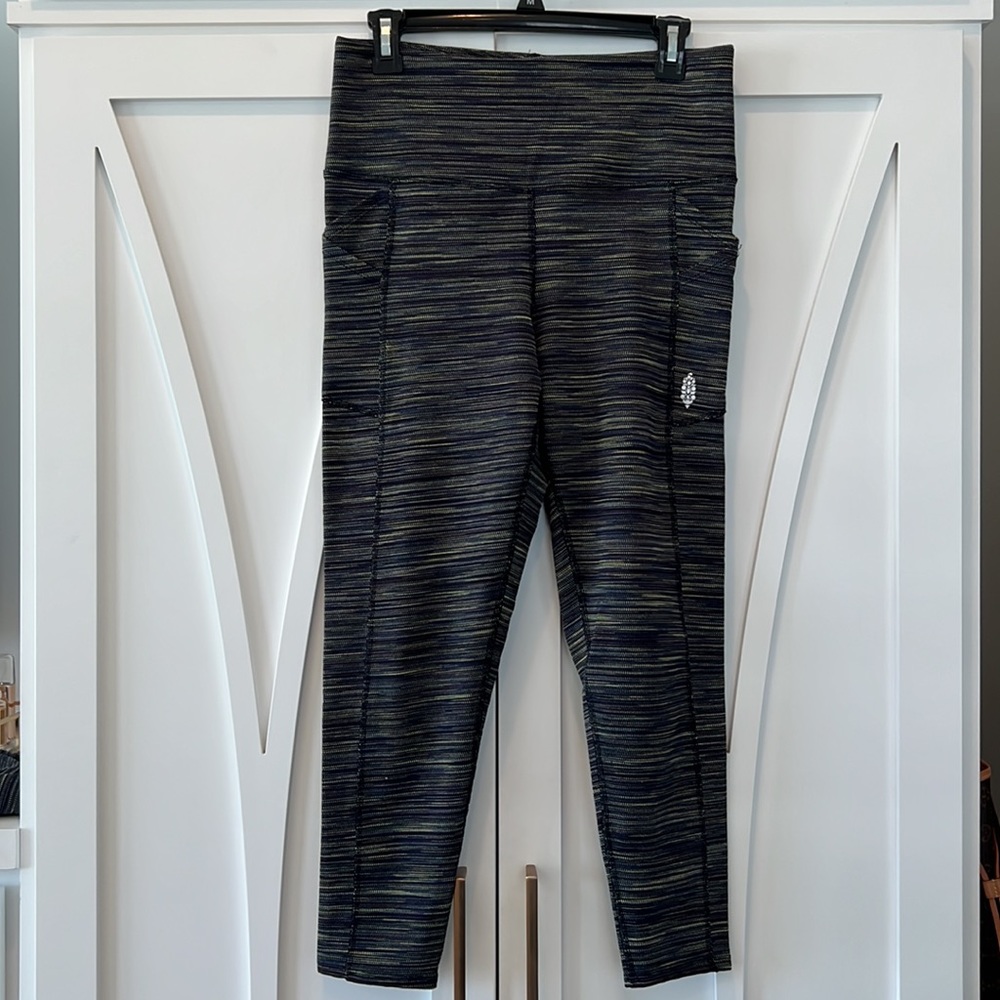 Free People Movement set - Picture 5 of 8